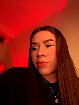 Snapshot of Im_Valen_Cute chatting on 4, 12, 2025 Im Valen Cute online show from 4, 12, 2025