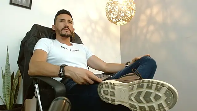 Reiko 85  online show from 1, 2, 2025