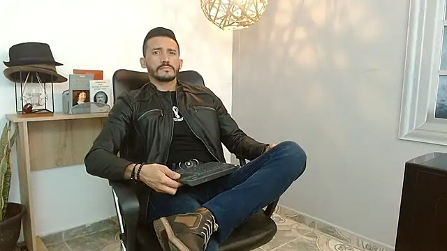 Reiko 85  online show from 4, 2, 2025