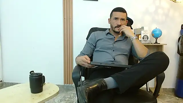 Reiko 85  online show from 4, 10, 2025