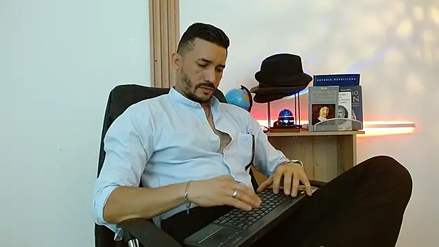 Reiko 85  online show from 26, 11, 2025