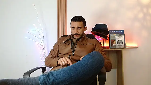 Reiko 85  online show from 12, 1, 2026