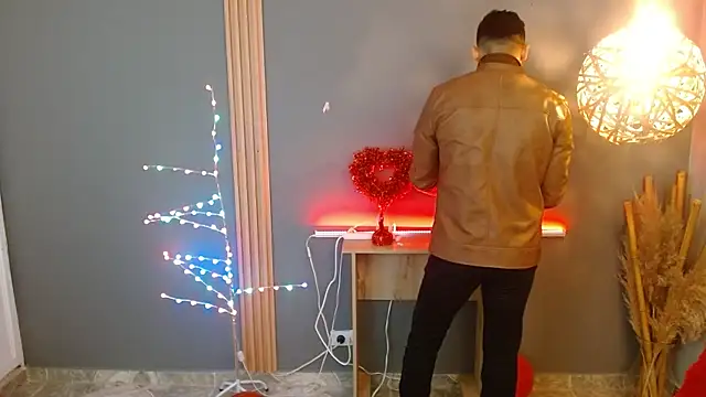 Reiko 85  online show from 16, 2, 2026