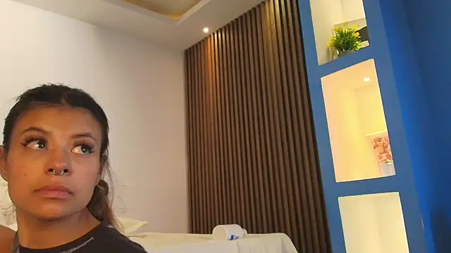 Snapshot of Antonella_Torres2 chatting on 28, 5, 2026 Antonella Torres2 online show from 28, 5, 2026