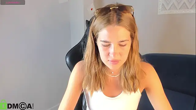 Snapshot of Jennifer_Wadee chatting on 9, 6, 2026 Jennifer Wadee online show from 9, 6, 2026