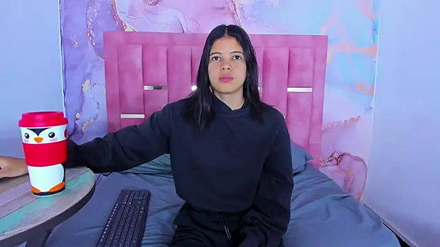 Snapshot of LizzMartin chatting on 12, 12, 2024 LizzMartin online show from 12, 12, 2024