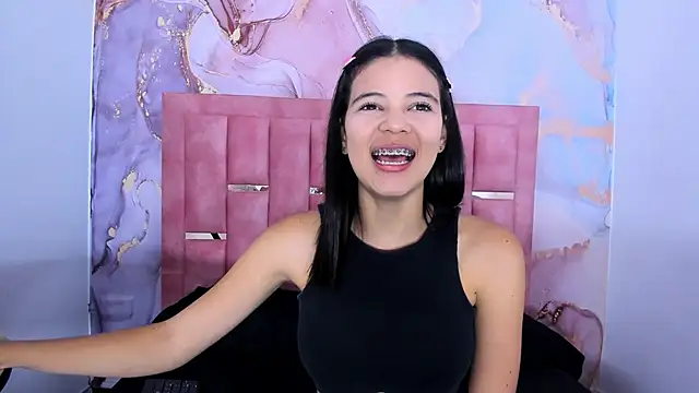 Snapshot of LizzMartin chatting on 24, 1, 2025 LizzMartin online show from 24, 1, 2025