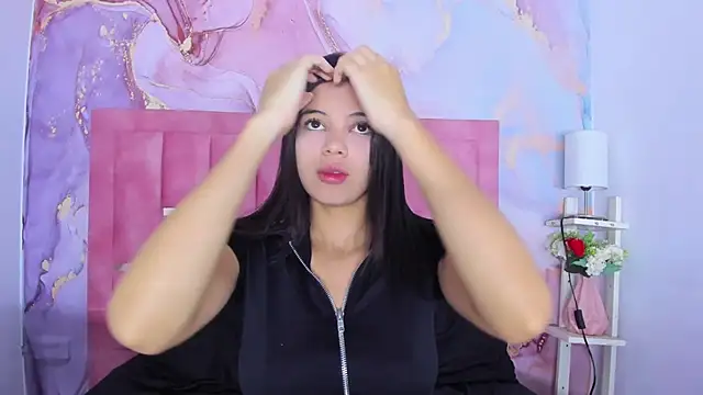 Snapshot of LizzMartin chatting on 5, 3, 2025 LizzMartin online show from 5, 3, 2025