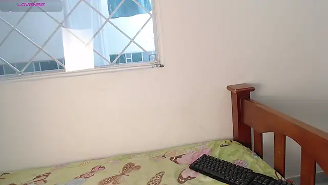 Lola sweeet18 online show from 7, 1, 2026