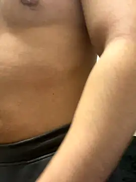 YU-KI00 online show from 30, 11, 2025