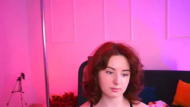 Snapshot of AnnTerry_ chatting on 18, 2, 2025 AnnTerry online show from 18, 2, 2025