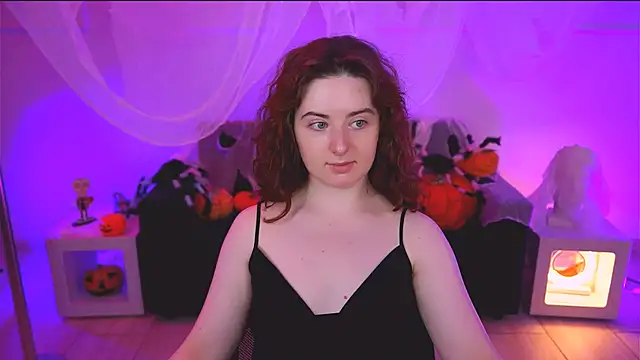 Snapshot of AnnTerry_ chatting on 4, 11, 2025 AnnTerry online show from 4, 11, 2025