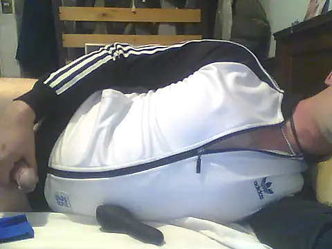 Snapshot of frank32love chatting on 7, 1, 2025 frank32love online show from 7, 1, 2025