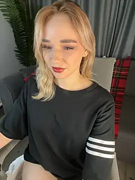 Snapshot of Eva_Millss chatting on 13, 12, 2024 Eva Millss online show from 13, 12, 2024