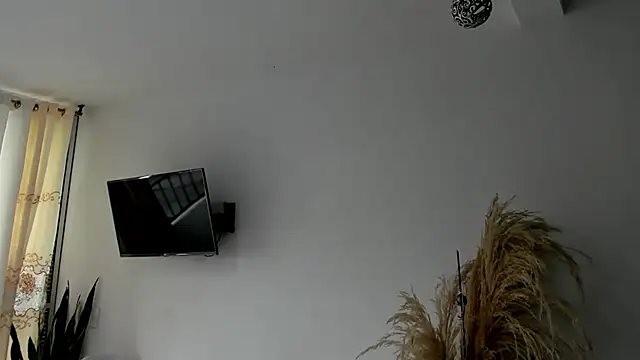 Snapshot of JuanDiegoKing chatting on 16, 11, 2025 JuanDiegoKing online show from 16, 11, 2025