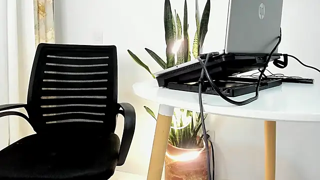 Snapshot of JuanDiegoKing chatting on 25, 11, 2025 JuanDiegoKing online show from 25, 11, 2025