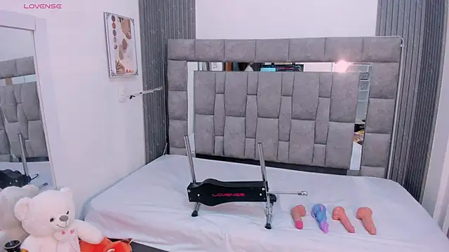 zulyjones online show from 25, 3, 2026