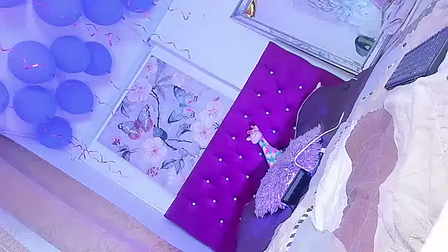 thifanny black online show from 18, 12, 2024