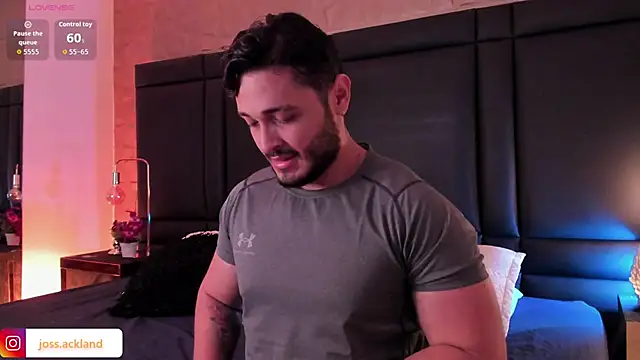 Snapshot of JossAckland chatting on 13, 11, 2025 JossAckland online show from 13, 11, 2025