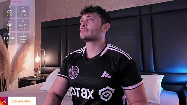 Snapshot of JossAckland chatting on 23, 11, 2025 JossAckland online show from 23, 11, 2025