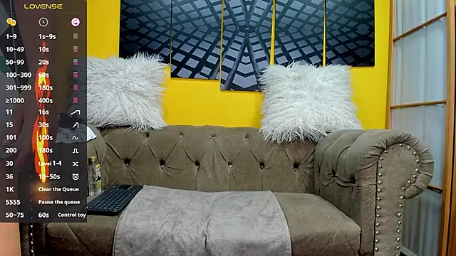 Snapshot of SusanSlim chatting on 9, 9, 2025 SusanSlim online show from 9, 9, 2025