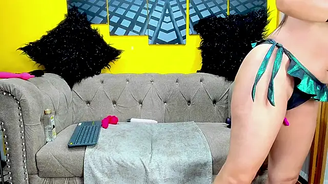 Snapshot of SusanSlim chatting on 7, 11, 2025 SusanSlim online show from 7, 11, 2025