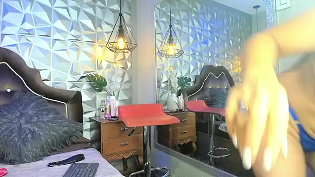 Snapshot of SusanSlim chatting on 28, 11, 2025 SusanSlim online show from 28, 11, 2025