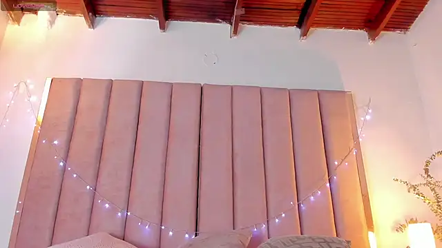 Snapshot of VICTORIA_RASH chatting on 17, 1, 2025 VICTORIA RASH online show from 17, 1, 2025