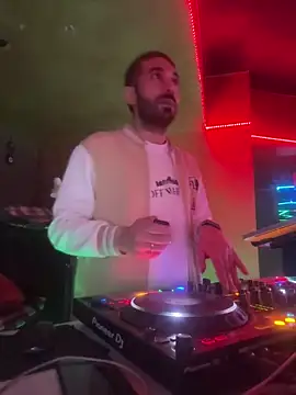 Snapshot of djtimka chatting on 25, 2, 2026 djtimka online show from 25, 2, 2026