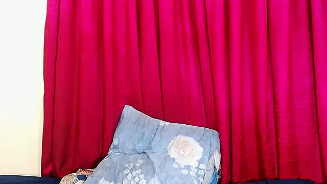 Snapshot of xSpicyQueen8x chatting on 7, 12, 2024 xSpicyQueen8x online show from 7, 12, 2024