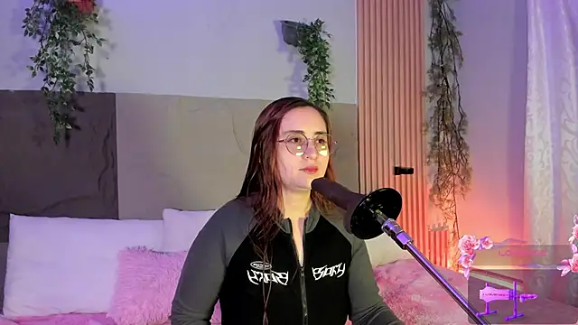 centaurigirl online show from 11, 4, 2026