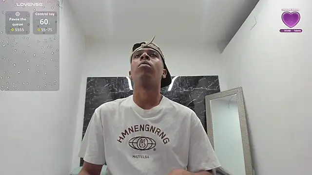 Snapshot of ada-brooke chatting on 5, 11, 2025 ada-brooke online show from 5, 11, 2025