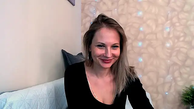 Snapshot of Sunny_bunny6 chatting on 6, 12, 2024 Sunny bunny6 online show from 6, 12, 2024