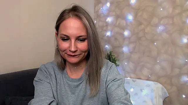 Snapshot of Sunny_bunny6 chatting on 11, 12, 2024 Sunny bunny6 online show from 11, 12, 2024