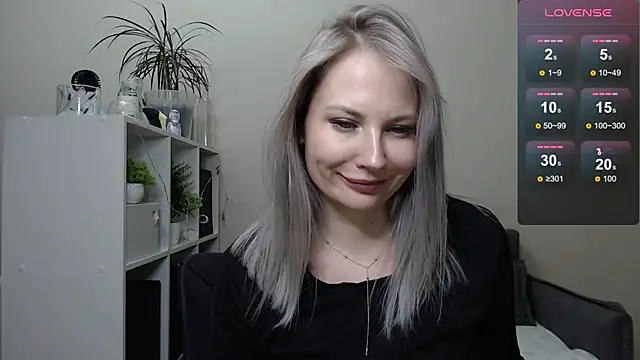 Snapshot of Sunny_bunny6 chatting on 16, 12, 2024 Sunny bunny6 online show from 16, 12, 2024