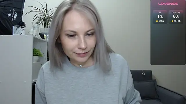 Snapshot of Sunny_bunny6 chatting on 18, 12, 2024 Sunny bunny6 online show from 18, 12, 2024