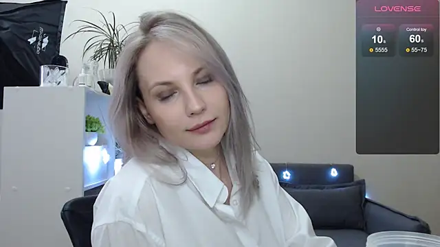 Snapshot of Sunny_bunny6 chatting on 18, 12, 2024 Sunny bunny6 online show from 18, 12, 2024