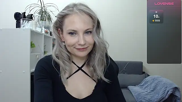 Snapshot of Sunny_bunny6 chatting on 11, 1, 2025 Sunny bunny6 online show from 11, 1, 2025