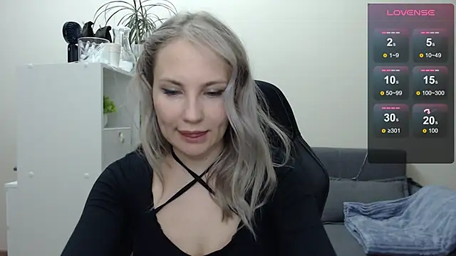 Snapshot of Sunny_bunny6 chatting on 11, 1, 2025 Sunny bunny6 online show from 11, 1, 2025