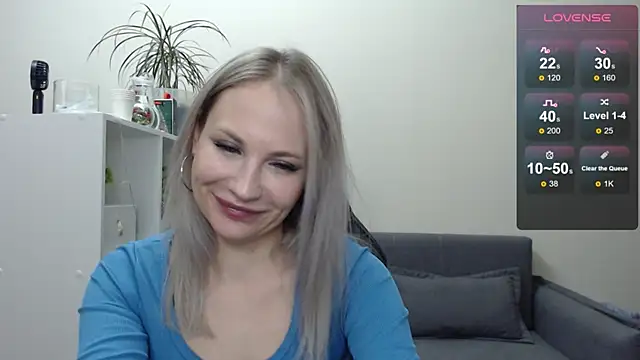 Snapshot of Sunny_bunny6 chatting on 10, 2, 2025 Sunny bunny6 online show from 10, 2, 2025