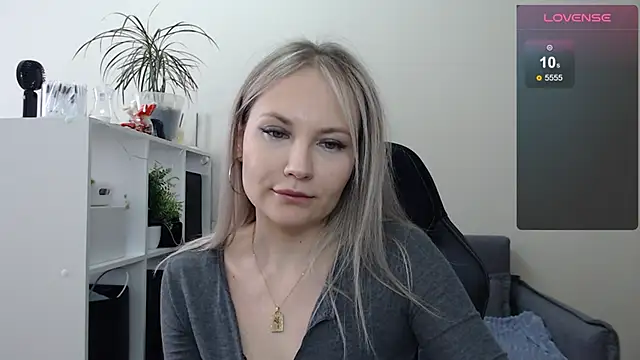 Snapshot of Sunny_bunny6 chatting on 3, 3, 2025 Sunny bunny6 online show from 3, 3, 2025