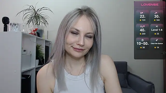 Snapshot of Sunny_bunny6 chatting on 5, 3, 2025 Sunny bunny6 online show from 5, 3, 2025