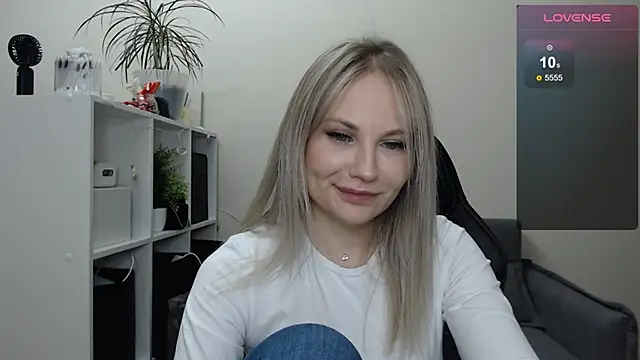 Snapshot of Sunny_bunny6 chatting on 7, 3, 2025 Sunny bunny6 online show from 7, 3, 2025