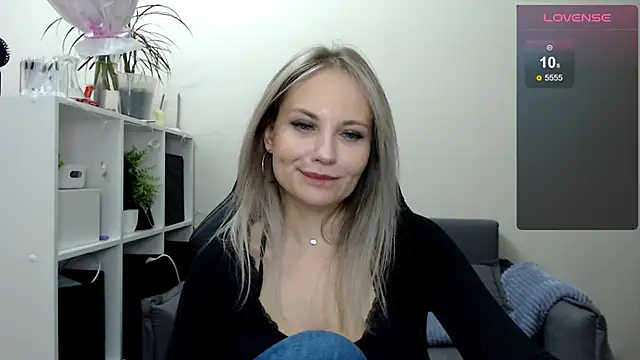 Snapshot of Sunny_bunny6 chatting on 13, 3, 2025 Sunny bunny6 online show from 13, 3, 2025