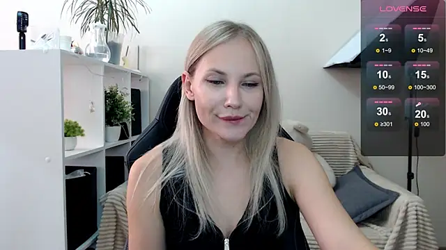 Snapshot of Sunny_bunny6 chatting on 18, 9, 2025 Sunny bunny6 online show from 18, 9, 2025