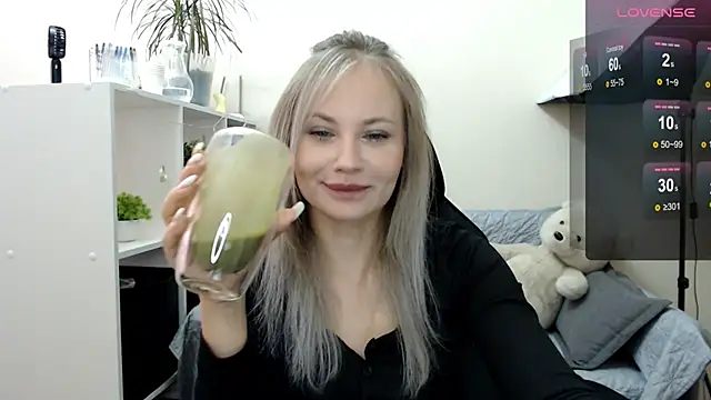 Snapshot of Sunny_bunny6 chatting on 30, 9, 2025 Sunny bunny6 online show from 30, 9, 2025