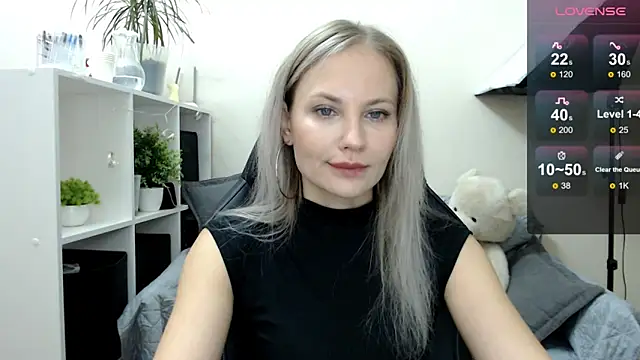 Snapshot of Sunny_bunny6 chatting on 1, 10, 2025 Sunny bunny6 online show from 1, 10, 2025