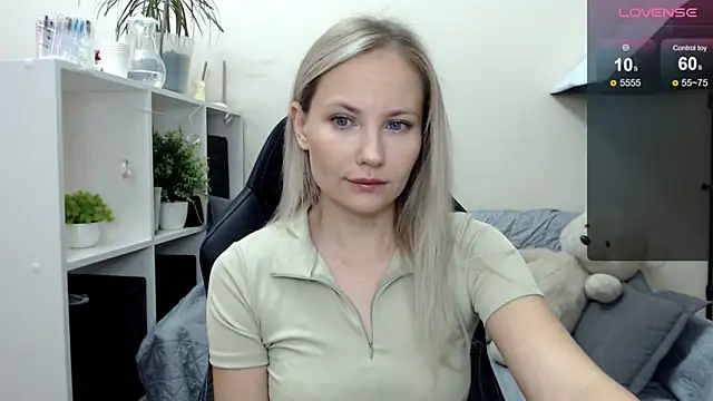 Snapshot of Sunny_bunny6 chatting on 3, 10, 2025 Sunny bunny6 online show from 3, 10, 2025