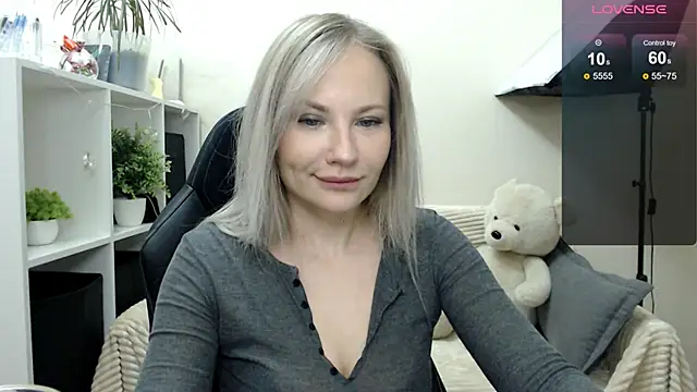 Snapshot of Sunny_bunny6 chatting on 7, 11, 2025 Sunny bunny6 online show from 7, 11, 2025