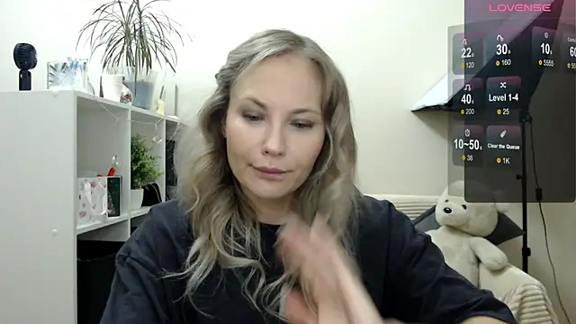 Snapshot of Sunny_bunny6 chatting on 26, 11, 2025 Sunny bunny6 online show from 26, 11, 2025